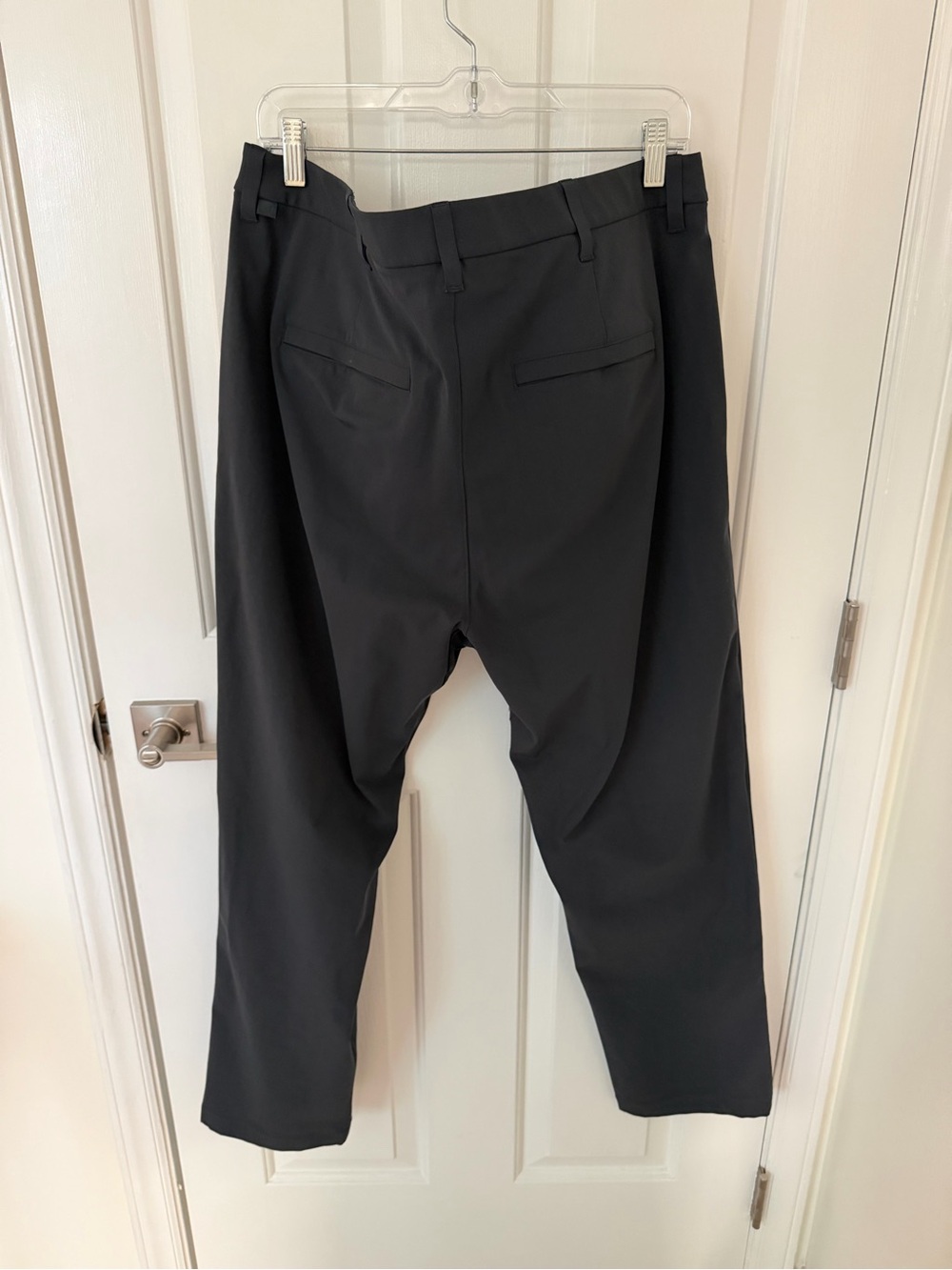 Lululemon ABC Classic-Fit Trouser in Obsidian - Picture 4 of 7